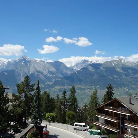 Centrally-located In * Veysonnaz