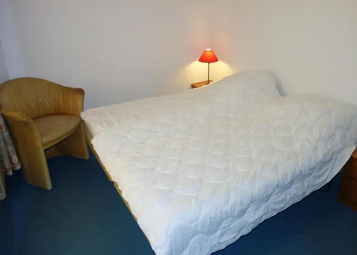 Centrally-located In 维松纳